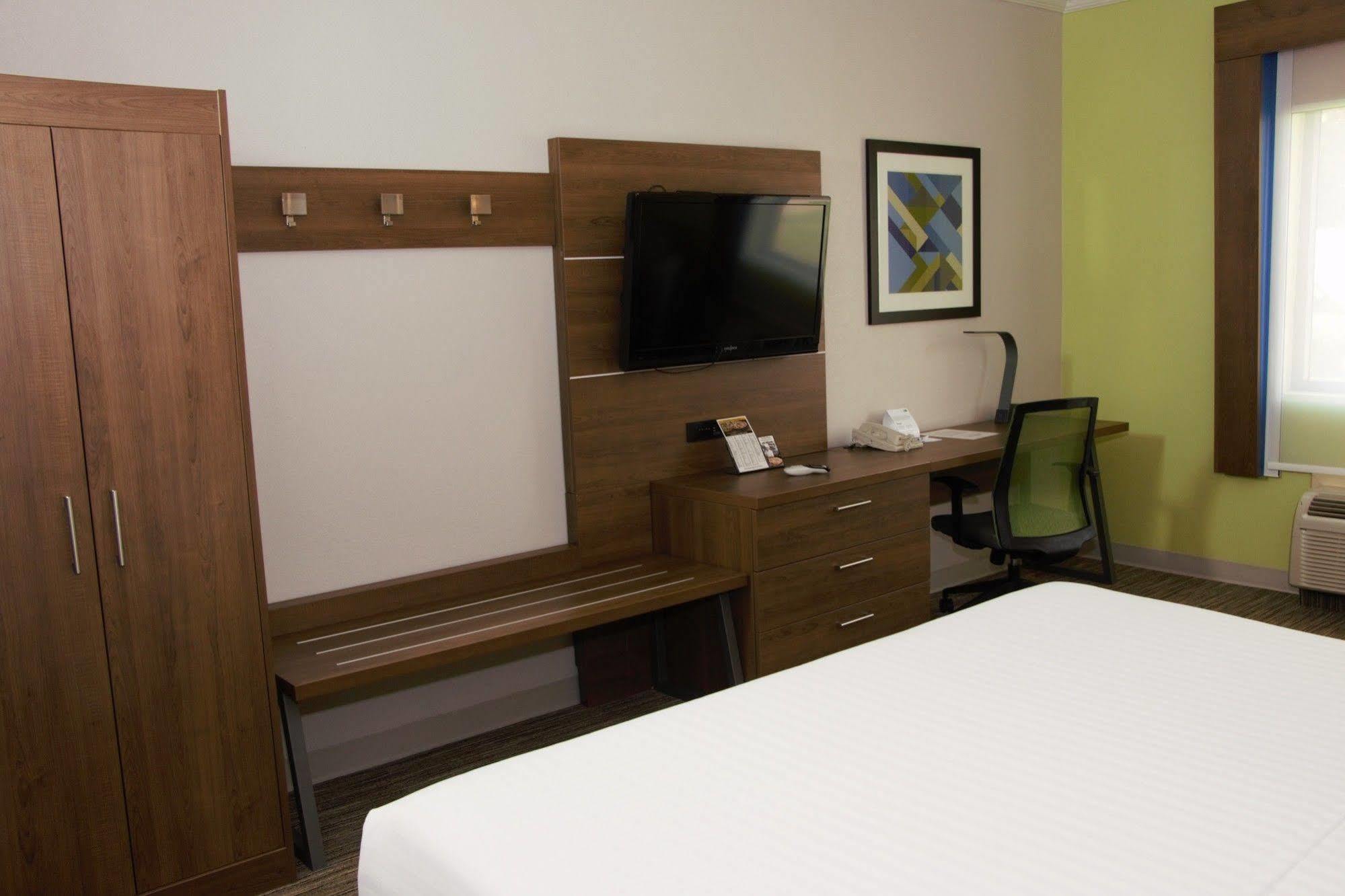 Holiday Inn Express North Tyler Dış mekan fotoğraf