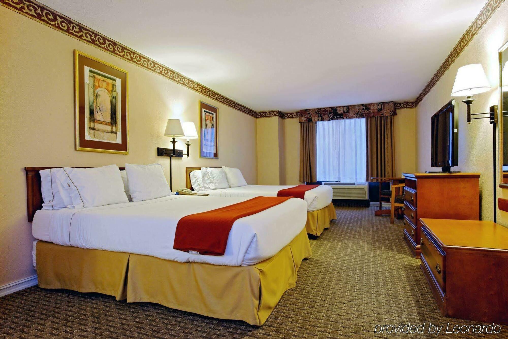 Holiday Inn Express North Tyler Dış mekan fotoğraf